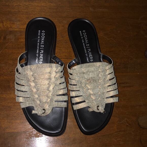 Donald J Pliner Cissy Edgy Mob Wife Metallic Wedge Sandals 7.5 - Picture 1 of 14